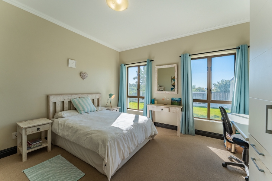 To Let 4 Bedroom Property for Rent in St Francis Links Eastern Cape